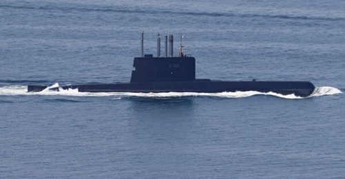 KMN 
        
         (S 305), one of six Ula-class SSKs in service with the RNoN. The class will be replaced by new Type 212CD SSKs by the mid-2030s.