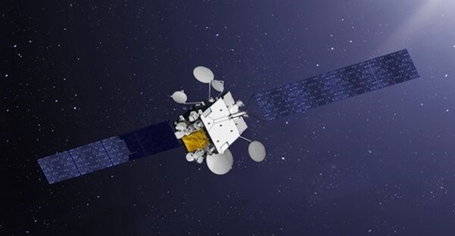 An Ariane 5 rocket launched from the Guiana Space Centre placed France's new Syracuse IV military telecommunications satellite (artist's impression) in low orbit on 22 October 2021.