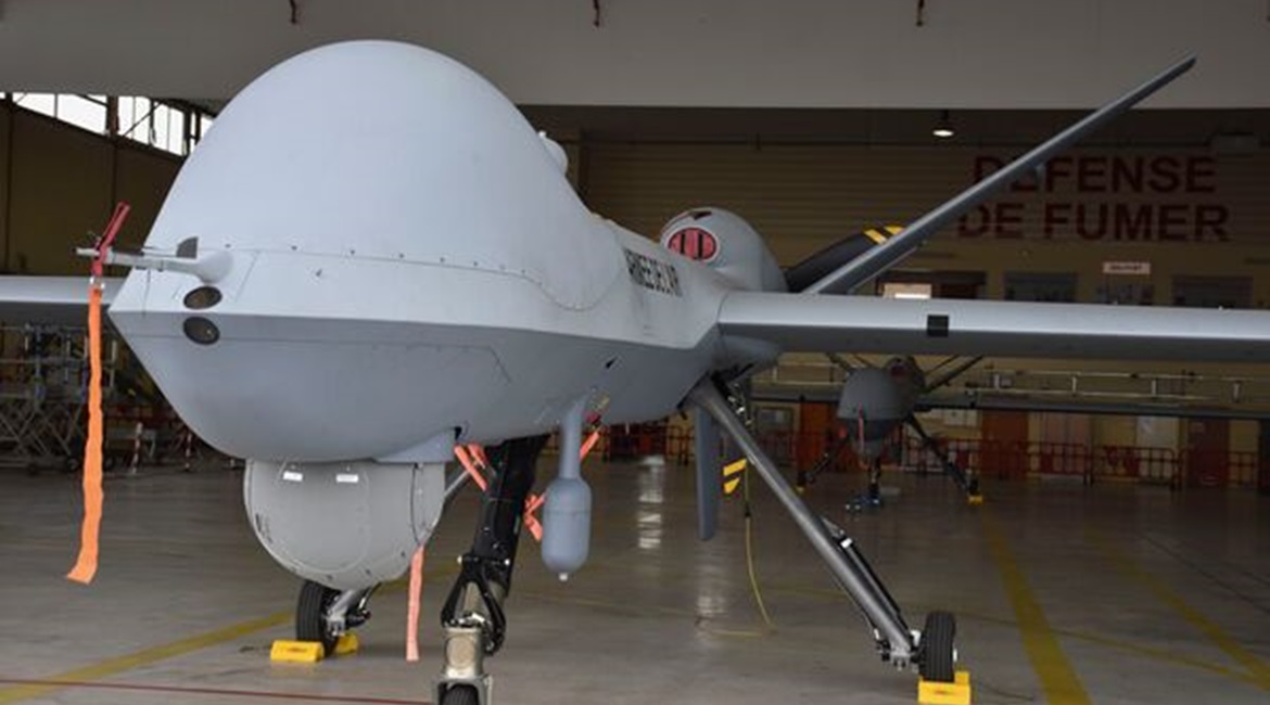 Two of the six Reaper Block 5 UAVs delivered to the French Air Force in 2020, seen at Cognac airbase on 17 June. Another three operate in Niger, while the sixth is flying in weapons qualification tests in the US.