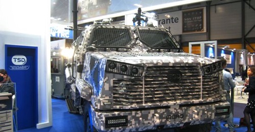 TSD showcased its Ibero family of armoured vehicles for the first time in public at FEINDEF 2021. The SMV20 pictured has a 9.5-tonne GMV and can accommodate up to 12 personnel.