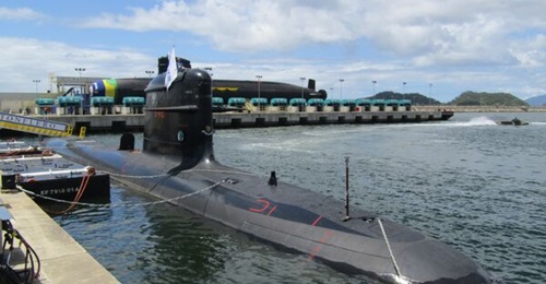 Brazil and India have both implemented submarine-building programmes based on the Scorpène design, such as the Brazilian 
        
        , shown here at the Ilha da Madeira Submarine Base in November 2025.
