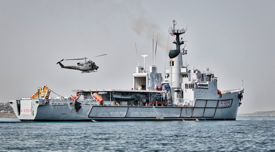 The new  multirole submarine rescue vessel will replace the Italian Navy's salvage ship
