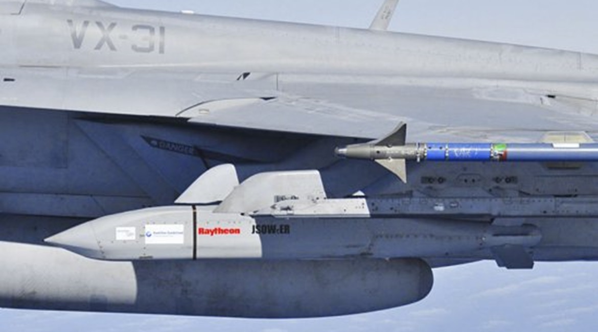 A JSOW-ER prior to release by a Super Hornet test aircraft. The powered weapon has an unchanged outer mould line compared with the unpowered JSOW versions.