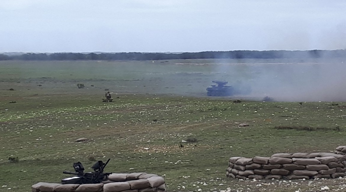 A Rheinmetall Mission Master UGV controlled by a single soldier wearing Argus equipment fired Thales 70 mm rockets at the Overberg test range on 20 March.