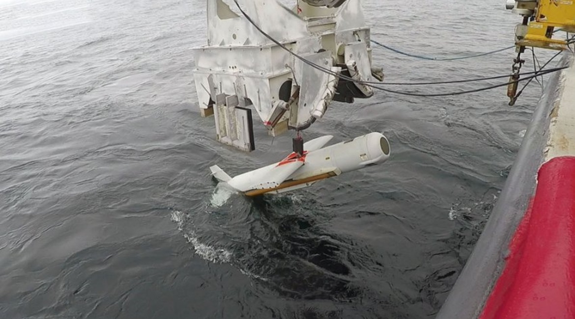 The US Navy has 10 production Raytheon AQS-20C mine-hunting sonar units.