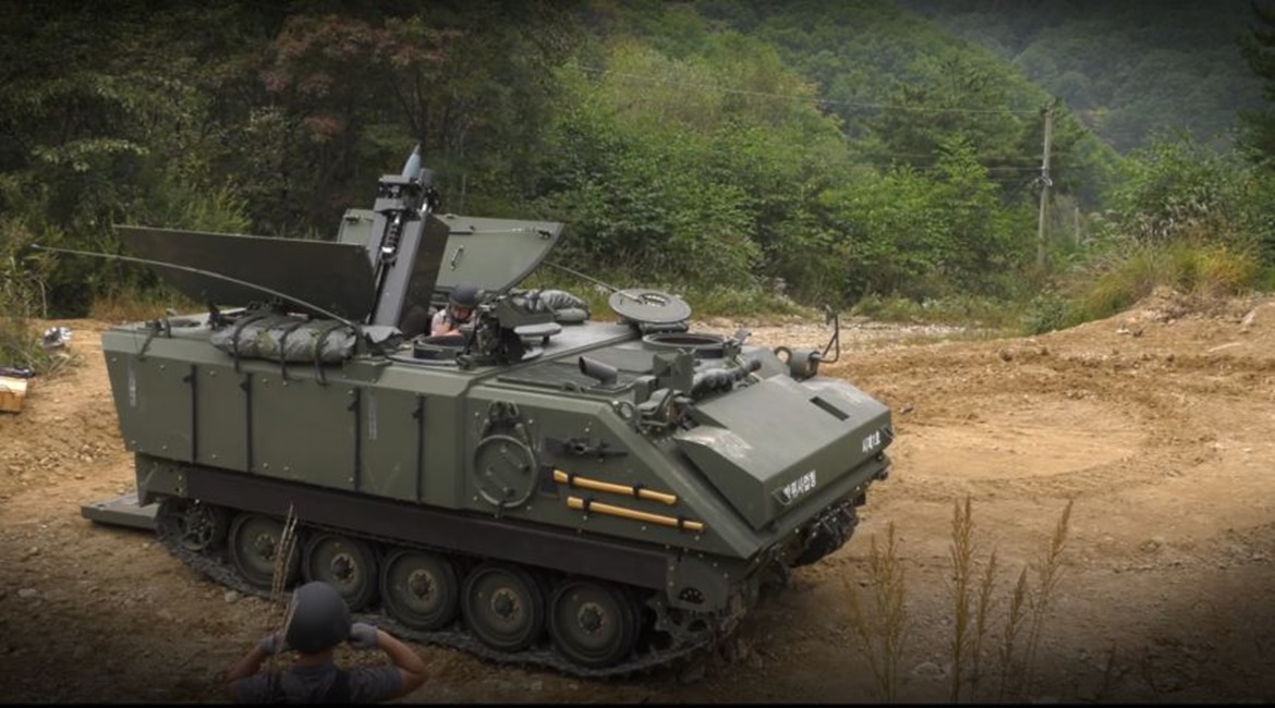 A screengrab taken from a DAPA video showing South Korea's recently developed 120 mm mortar system integrated into an M113-type tracked APC.