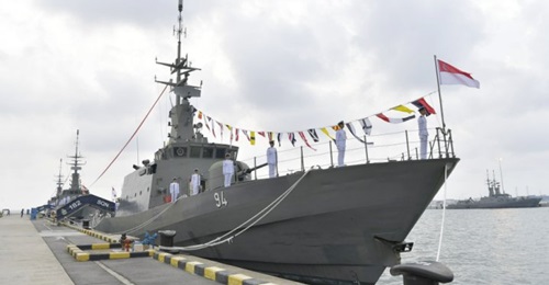 RSN patrol vessels RSS 
        
         (foreground), RSS 
        
         (middle), and RSS 
        
         (background-left) during their decommissioning ceremony on 27 August at Tuas Naval Base.