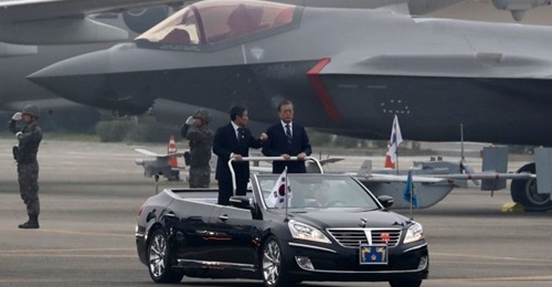 The RoKAF's F-35 Lightning II Joint Strike Fighter (background) made its official public debut during the 71th anniversary of South Korea's Armed Forces Day on 1 October.