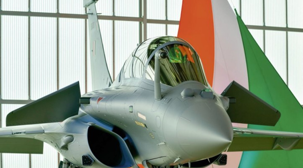 Dassault Aviation handed over the first of 36 Rafale multirole fighters on order for the Indian Air Force in a ceremony held on 8 October at the company's facility in Bordeaux-Mérignac.