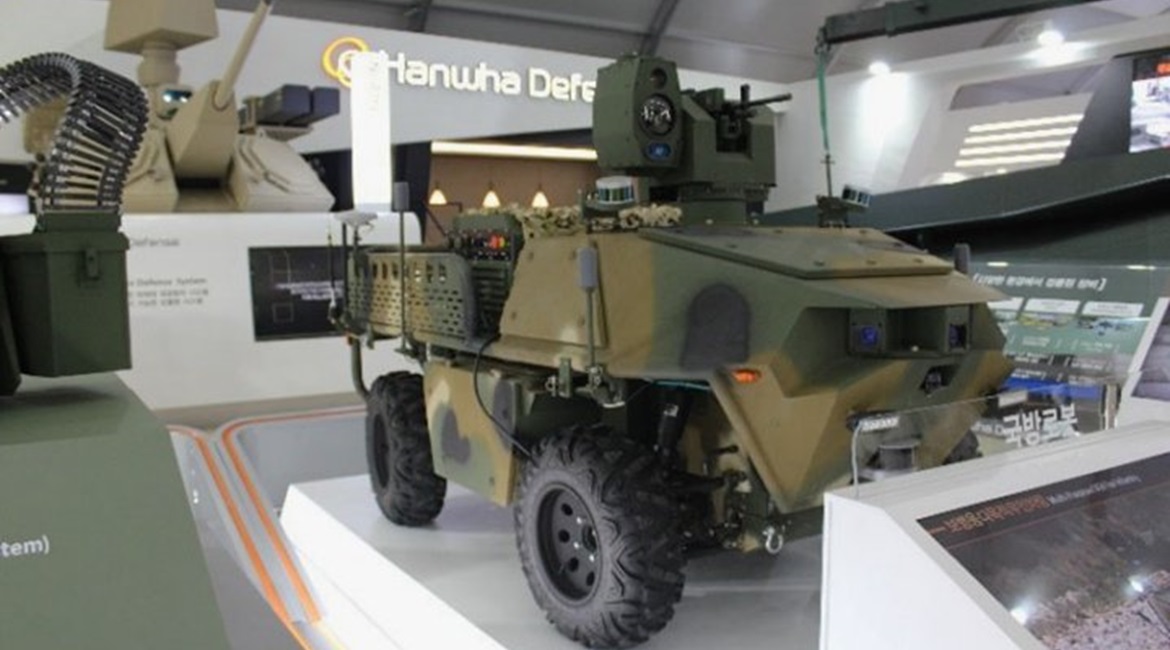 Hanwha Defense displayed a multipurpose 4x4 UGV equipped with a K3 5.56 machine gun and an EO/IR sensor unit at the ADEX 2019 exhibition.