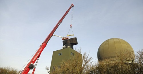 The RNLAF's AOCS in Nieuw Milligen received a SMART-L radar (centre) to replace its MPR (right) in Wier on 16 January.