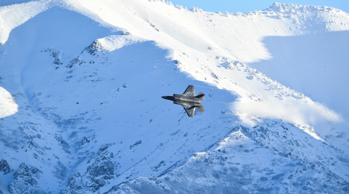 A F-35A flies over Hill Air Force Base in Utah during a demonstration practice on 10 Jan 2020. The Pentagon is replacing the F-35's troubled ALIS with a new system called the ODIN.