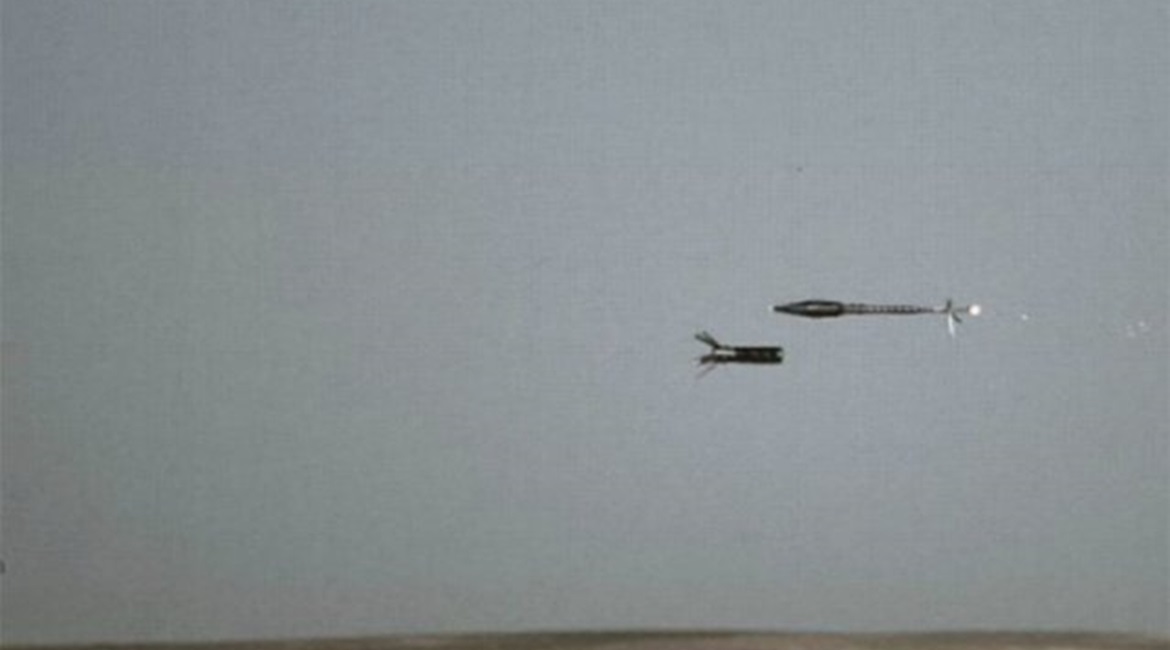 An image of the IFLD munition just before it intercepts an RPG. Elbit has not released any imagery of the IFLK defeating an APFSDS.