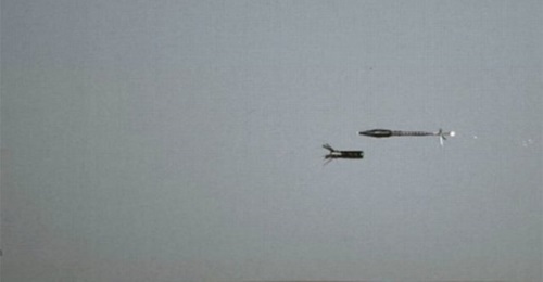 An image of the IFLD munition just before it intercepts an RPG. Elbit has not released any imagery of the IFLK defeating an APFSDS.