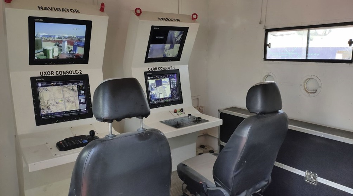 The UXOR's master control station is located inside a 6×6 carrier vehicle.