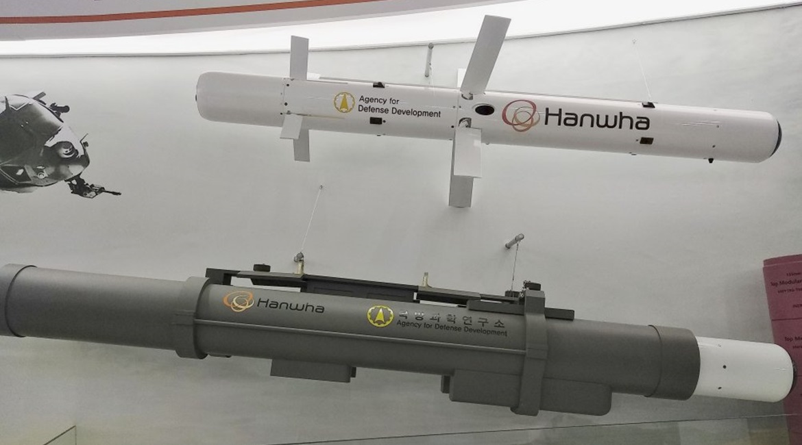 The Chungum missile (top) and its dual-tube launcher (bottom) as displayed at the 5-9 Defexpo 2020 exhibition in Lucknow.