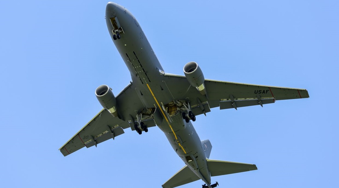 A KC-46A Pegasus prepares to land on 28 July 2019 at McConnell Air Force Base, Kansas. Boeing and the USAF reached an agreement on a revamp for the KC-46A's troublesome remote vision system (RVS).