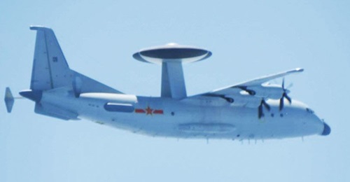 A Chinese Y-9 airborne early warning and control aircraft spotted by the JASDF flying over the East China Sea on 23 March 2020.