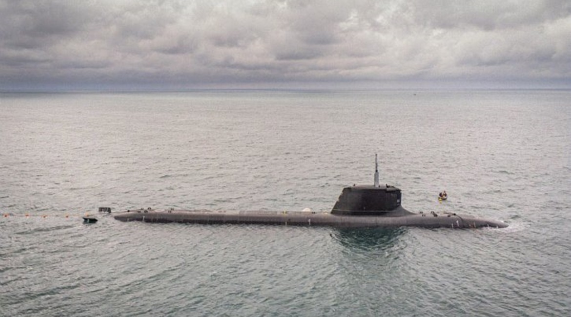 , the first of six Barracuda SSNs for the French Navy, marked the beginning of sea trials with its first dive at sea.