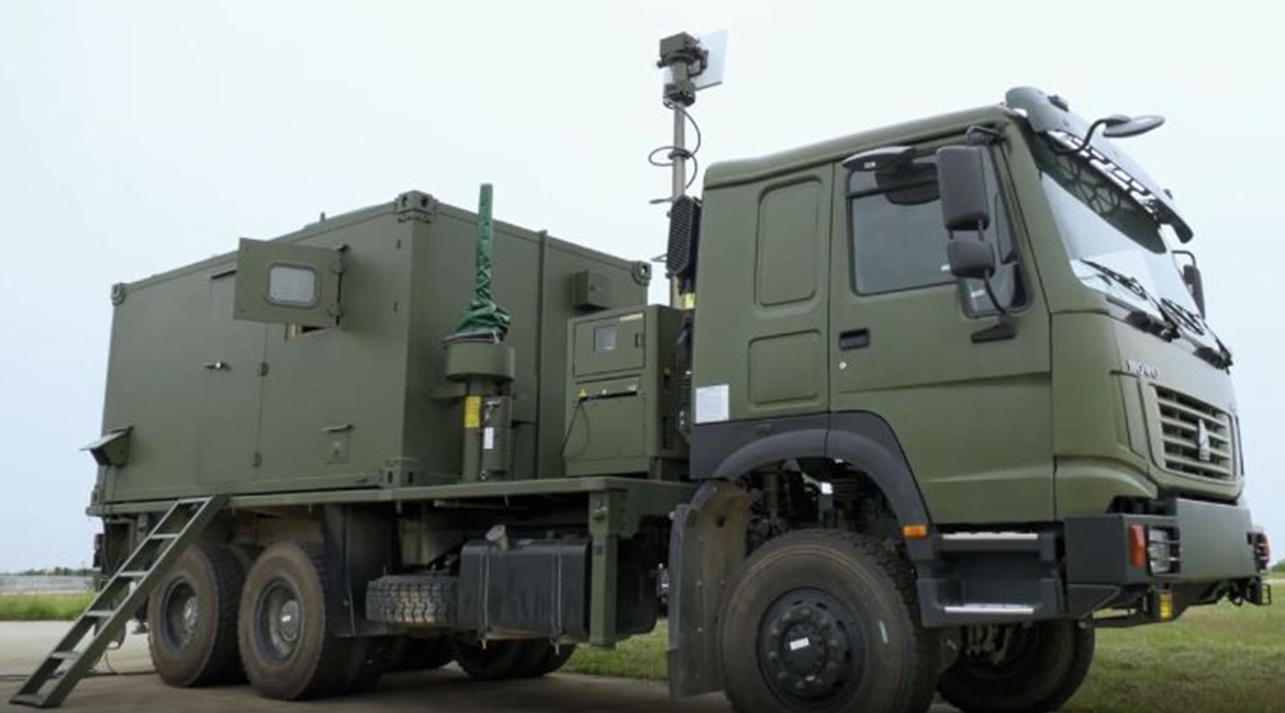 The AR500C/AV500C VTOL UAV can be controlled via a mobile ground control station.