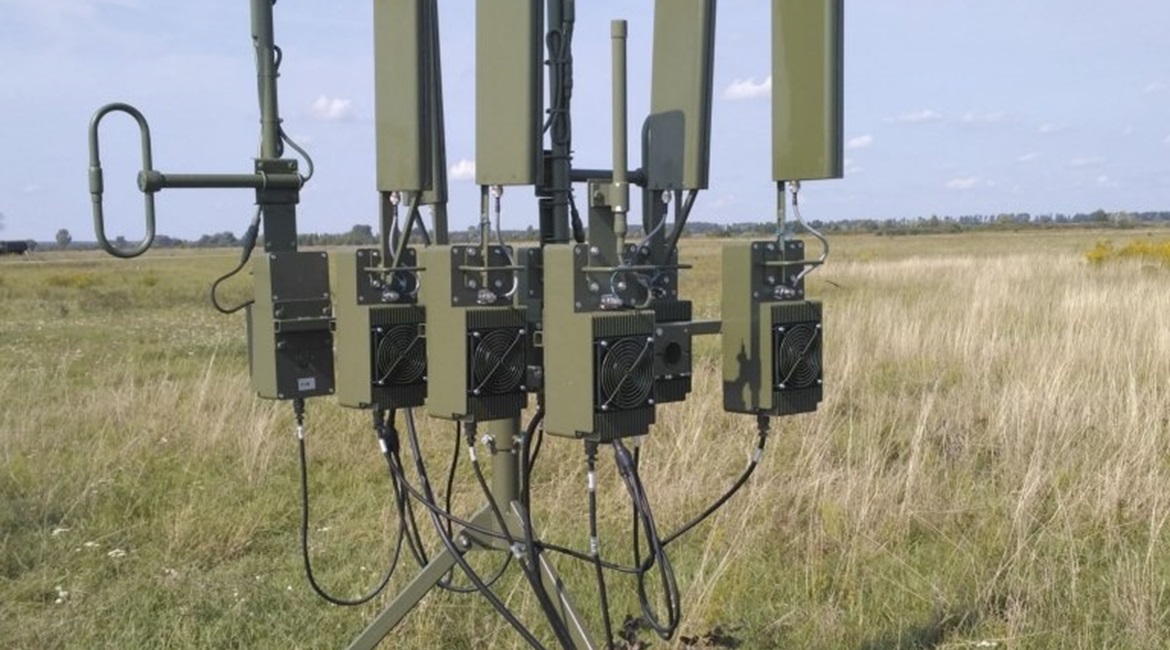 The Nota complex was developed by Tritel and is designed to address various UAVs and suppress cellular communication networks.