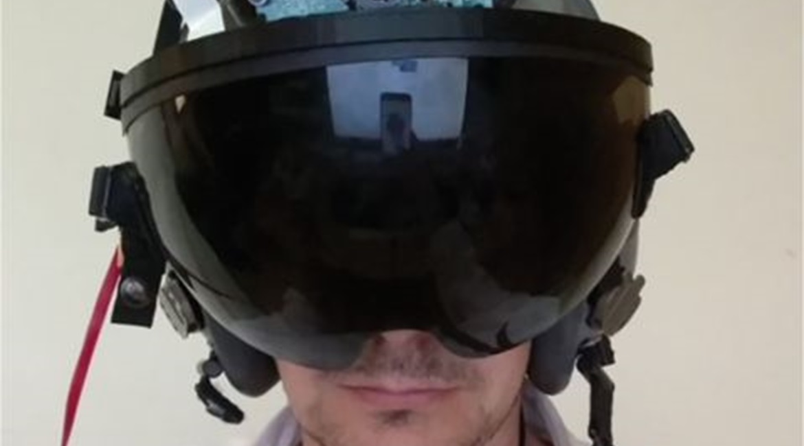 The Cordoba campus of the Argentine Defence University, which belongs to the Defence Ministry, has developed a prototype of helmet-mounted display for Argentina's military pilots