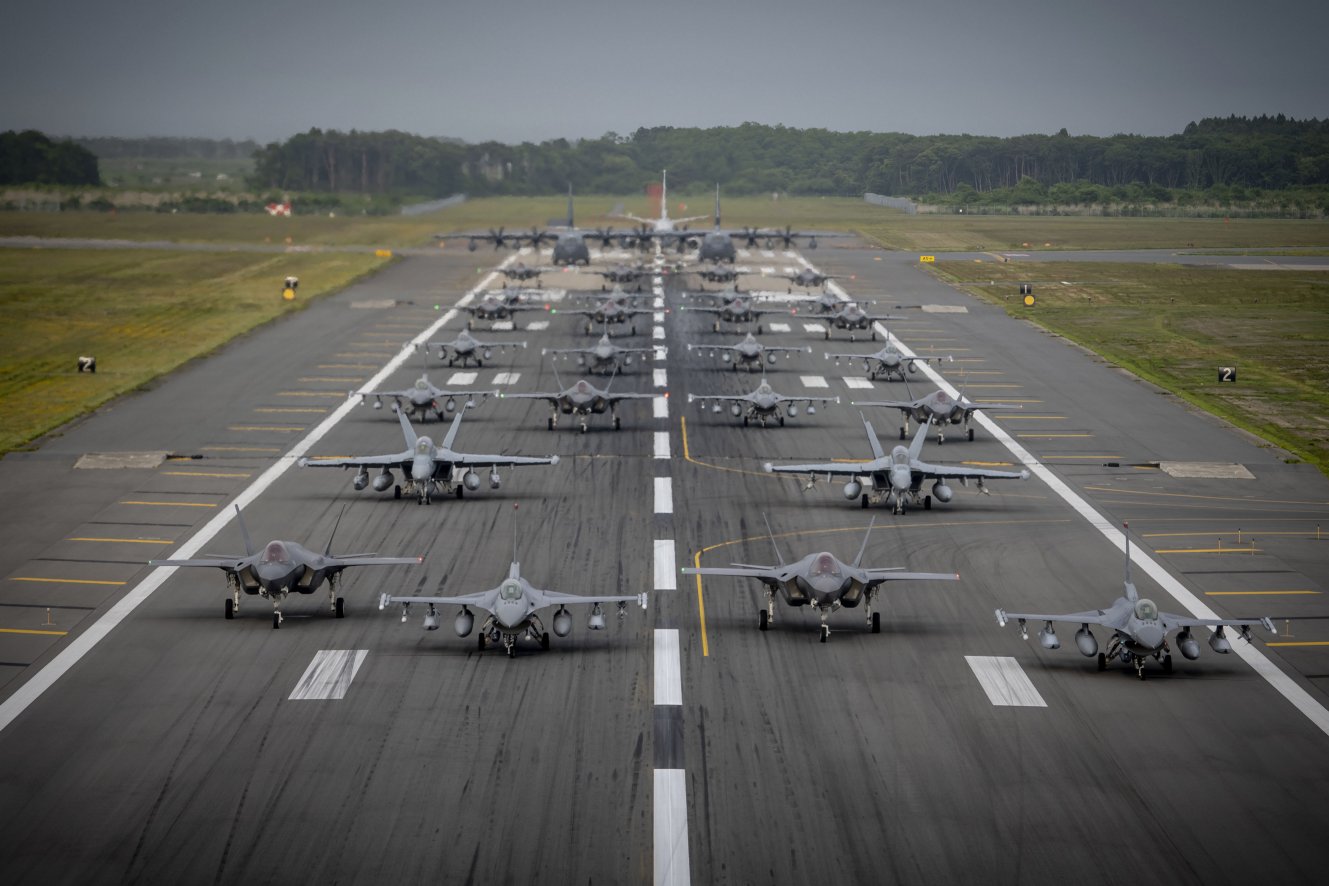 On 22 June 12 USAF F-16CM Fighting Falcons, 12 JASDF F-35As, two USN EA-18G Growlers, a USN C-12 Huron, two USAF MC-130J Commando II and a USN P-8 Poseidon aircraft, along with a JASDF CH-47 Chinook helicopter, participated in the first bilateral ‘elephant walk’ hosted by Misawa Air Base in Japan. (USAF/Staff Sergeant Melanie Bulow-Gonterman)