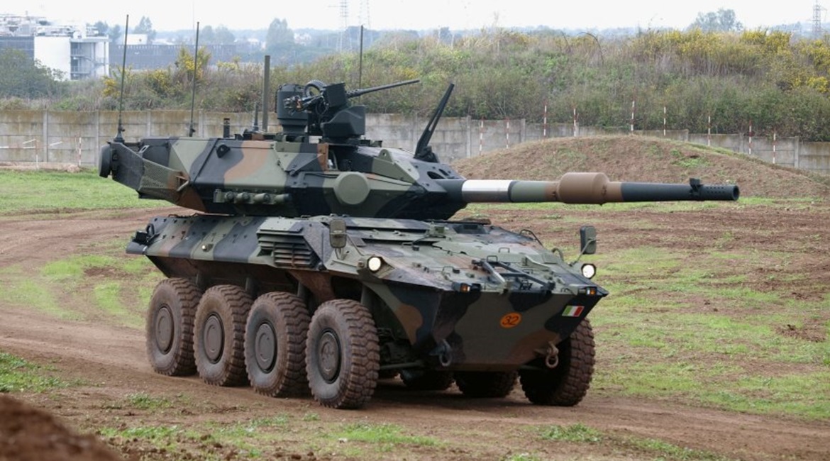 Leonardo is installing its Hitfact Mk II turret armed with the new 105/52 mm rifled gun on the Centauro II.