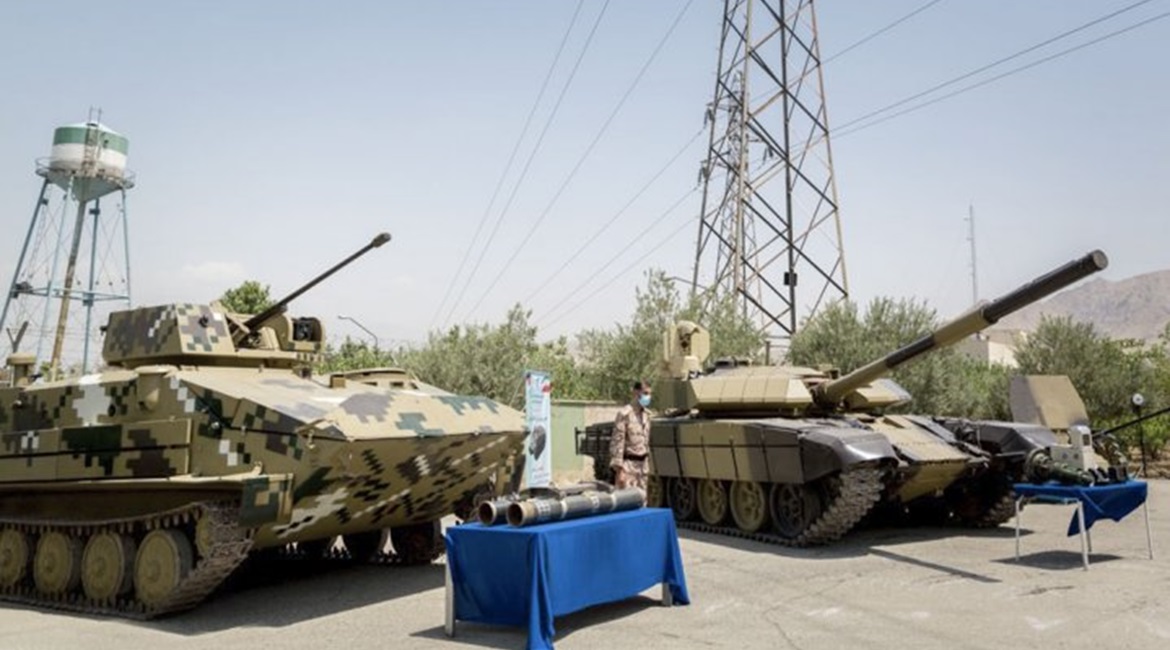 The Makran (left) is seen next to the upgraded T-72M tank.
