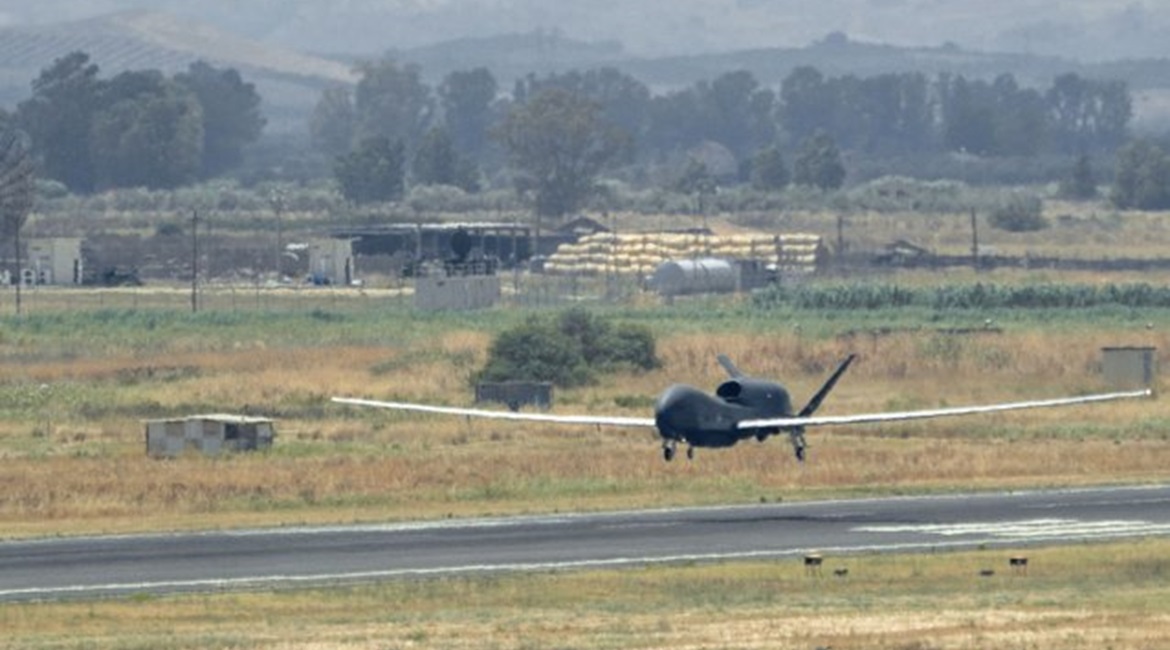 The third of five Global Hawk-based Phoenix UAVs for NATO's AGS capability arrived at MOB Sigonella on Sicily on 15 July.