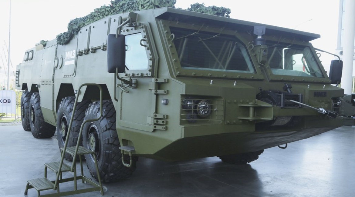 Kalashnikov unveiled the prototype of its new SKKSh-568 wheeled chassis at Army 2020.