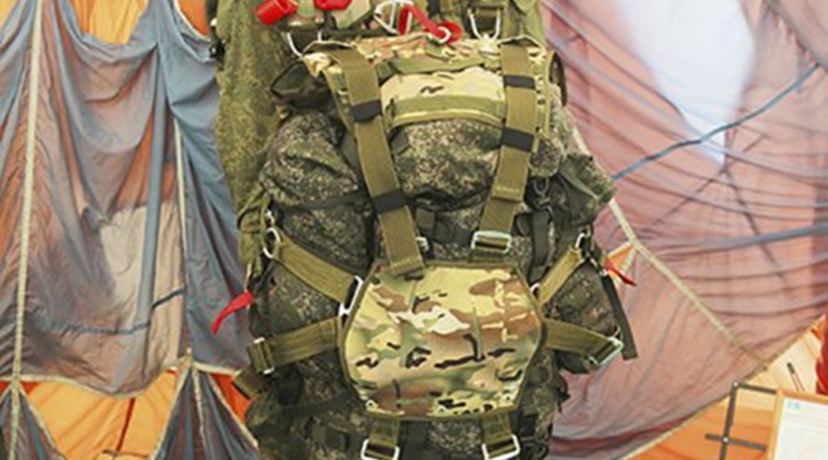 At Army 2020, Tekhnodinamika unveiled its Stayer high-altitude parachute system, destined for the Russia's VDV.