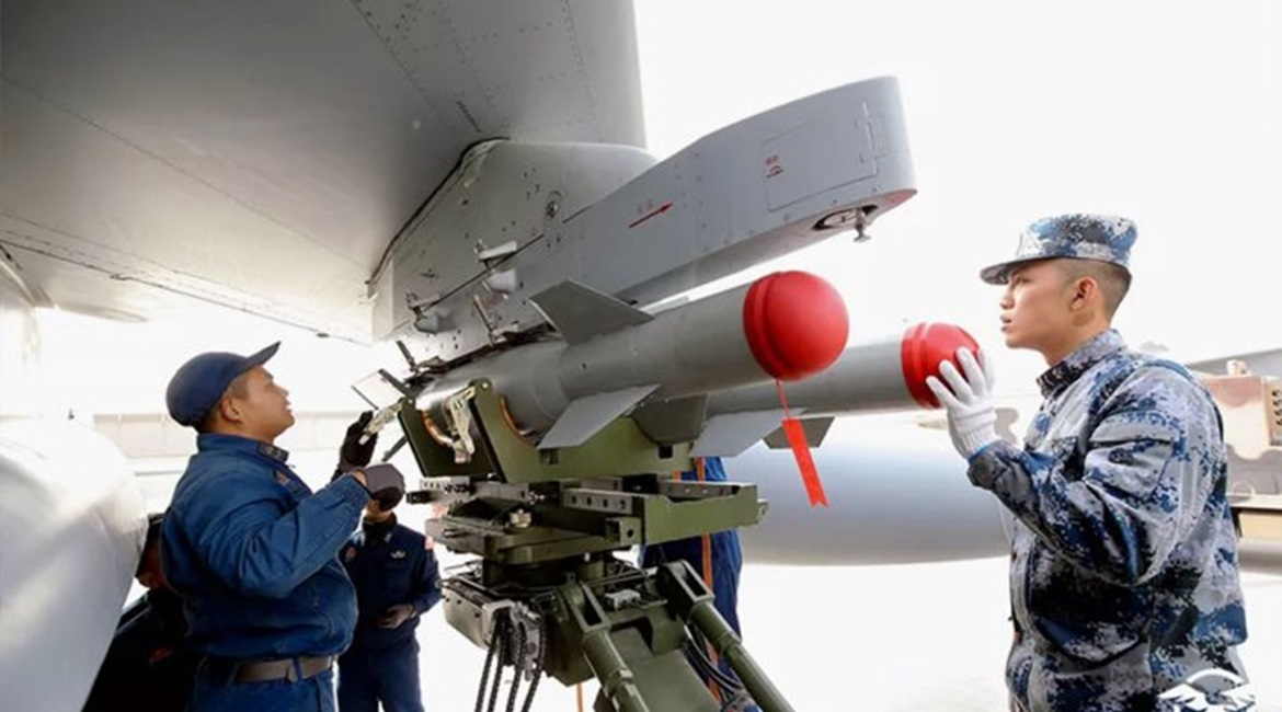 An image published on 17 September on the WeChat account of the Western Theatre Command of the PLAAF showing what appear to be two GB 100 precision-guided bombs being loaded onto a JH-7A fighter-bomber.