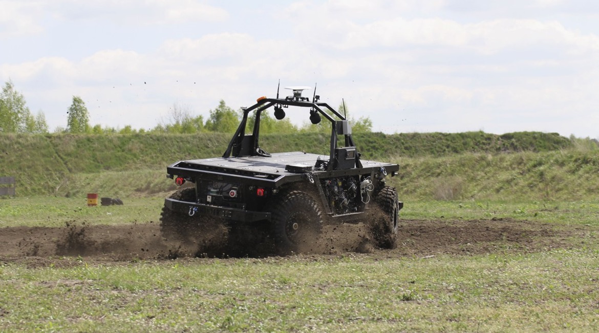 Polish firm Lukasiewicz-PIAP has revealed the Hunter UGV.