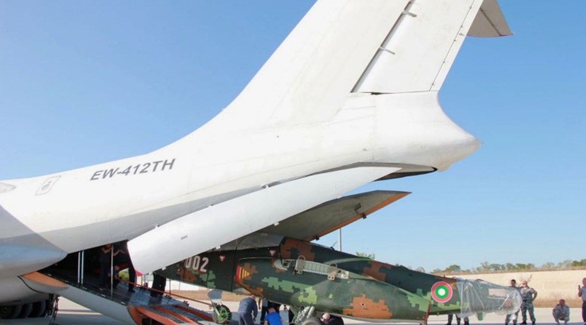 The BuAF on 21-22 September took delivery of its first pair of Su-25 close air support aircraft that were overhauled and upgraded by and received a life extension from 558 ARZ in Belarus.