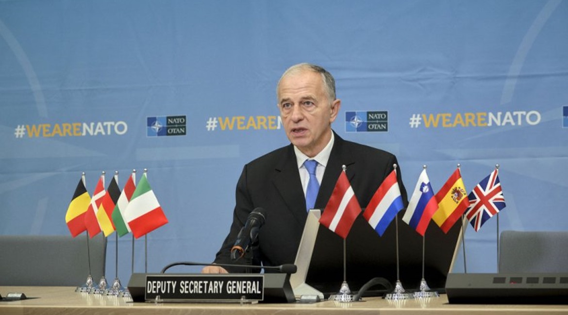 NATO Deputy Secretary General Mircea Geoana presided over the signing of LOIs on HVPs on GBAD (pictured) and C-RAM on 23 October.