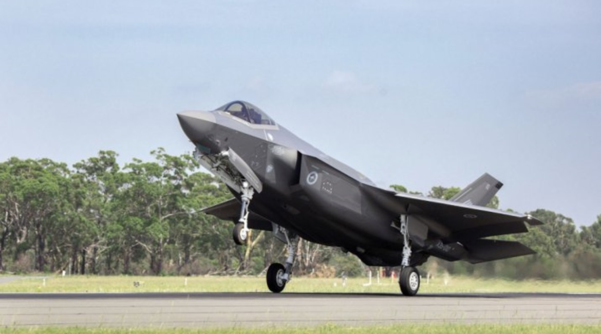 Australia's Quickstep has agreed to acquire Boeing's MRO facility near Melbourne airport as part of an effort to expand its market share on programmes including the Lockheed Martin F-35 fighter aircraft.