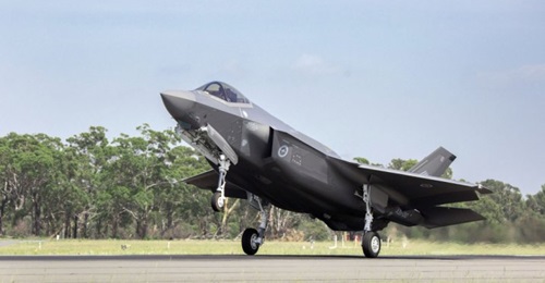 Australia's Quickstep has agreed to acquire Boeing's MRO facility near Melbourne airport as part of an effort to expand its market share on programmes including the Lockheed Martin F-35 fighter aircraft.