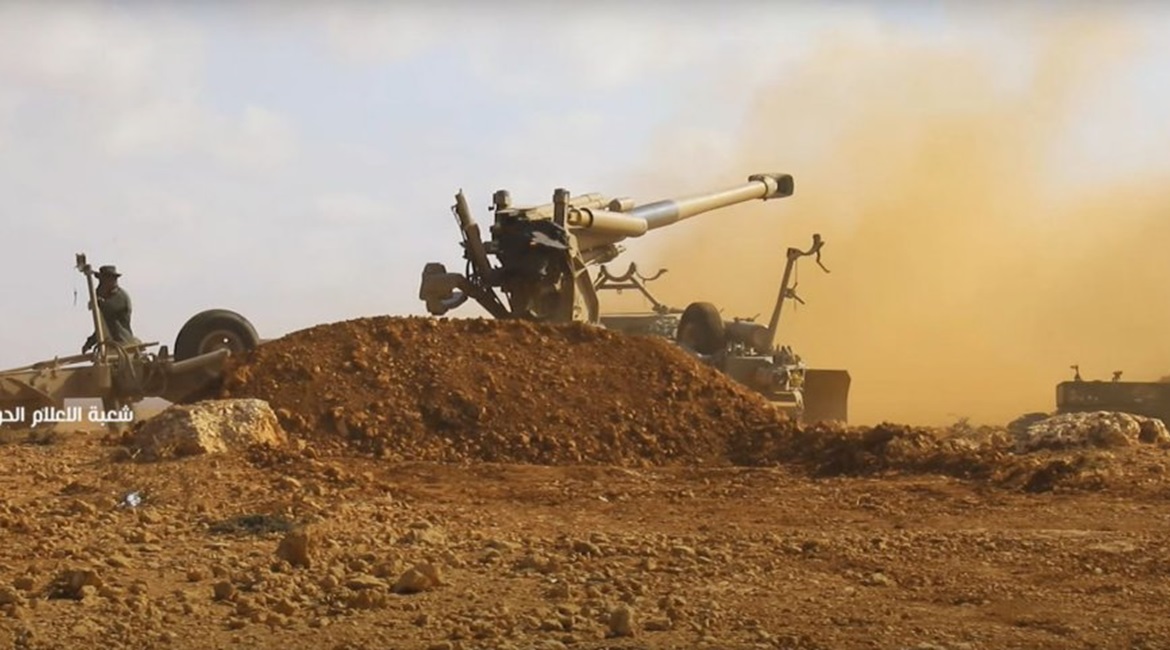 What appeared to be a 155 mm G5 gun-howitzer featured in a video of an LNA exercise.