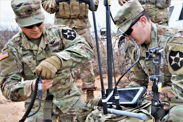 US Army soldiers conduct electronic warfare operations during field exercises at Camp Atterbury (US Army)