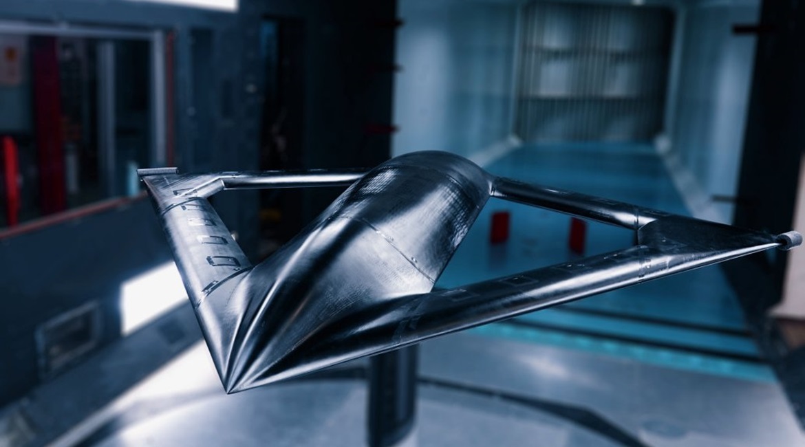 This coplanar joined-wing model is indicative of several aircraft configurations, conventional and unconventional, that Aurora Flight Sciences and Boeing may explore under the CRANE programme. The effort's objective is to demonstrate substantial effici...