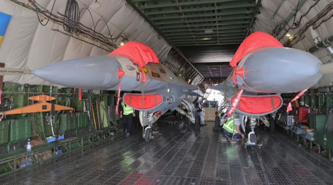 The first batch of F-16 jets for Top Aces is loaded aboard an An-124 airlifter in Israel ahead of its journey to North America.