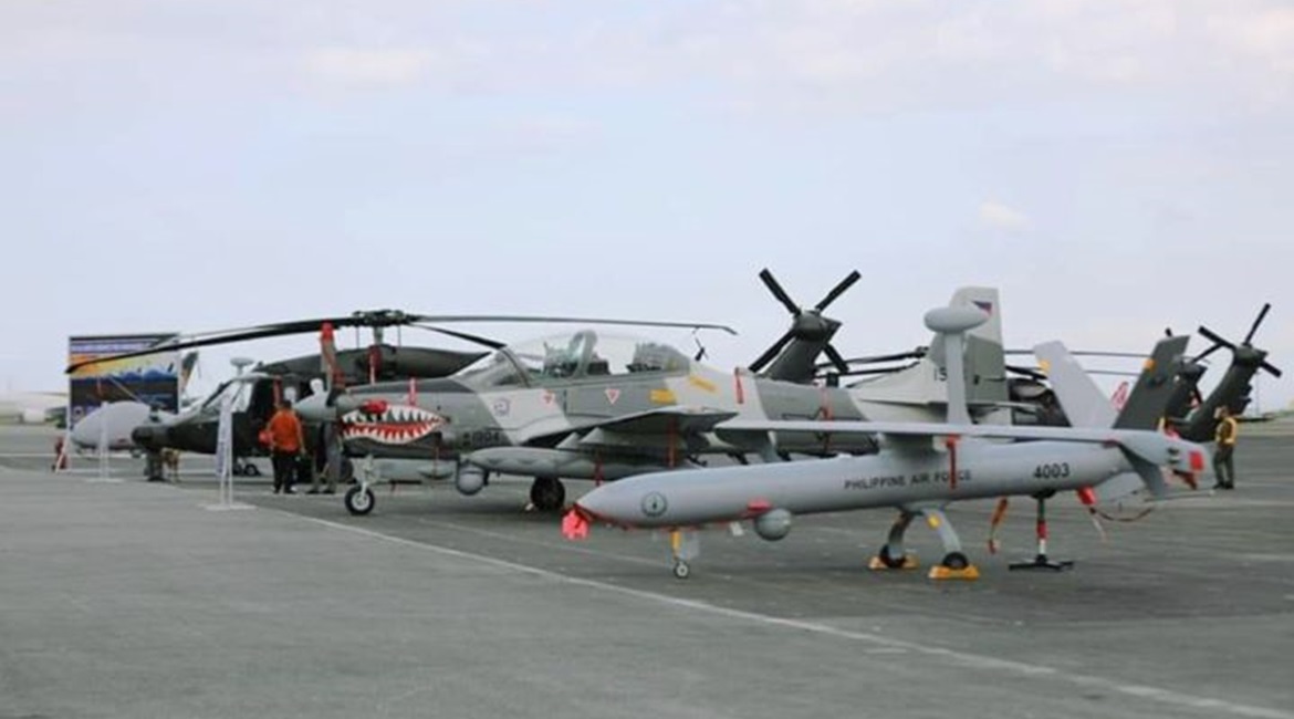 The PAF displayed several of its recently acquired aerial assets during a 12 February visit to Clark Air Base by President Rodrigo Duterte. The assets included S-70i Black Hawk helicopters, A-29B Super Tucano aircraft, a C-130H transport, as well as He...