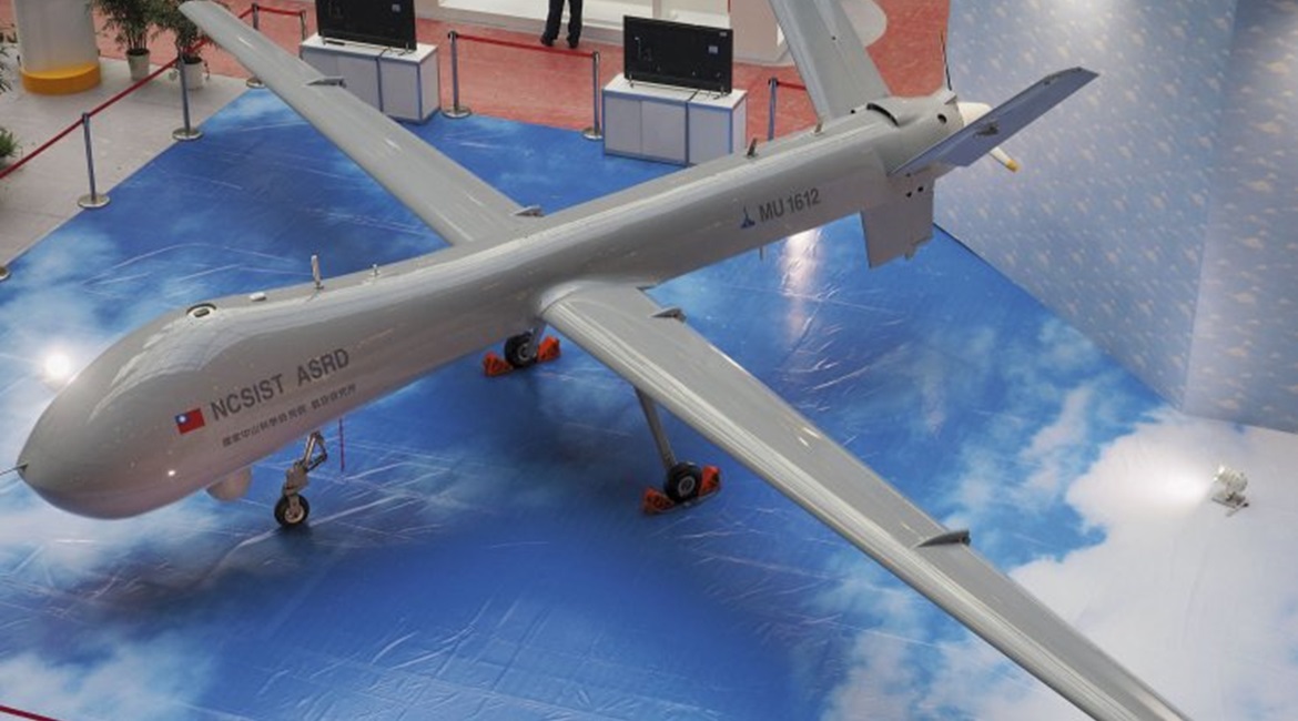 Teng Yun prototype MU1612 seen during the unveiling of Taiwan's indigenous MALE UAV programme in 2015. Prototype MU1611 was lost during a routine training mission in Taitung county on 18 February.