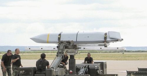 An AGM-158B JAASM-ER missile. A Taiwanese MND official said on 19 April that Taipei is still seeking to purchase AGM-158-series missiles from the US.
