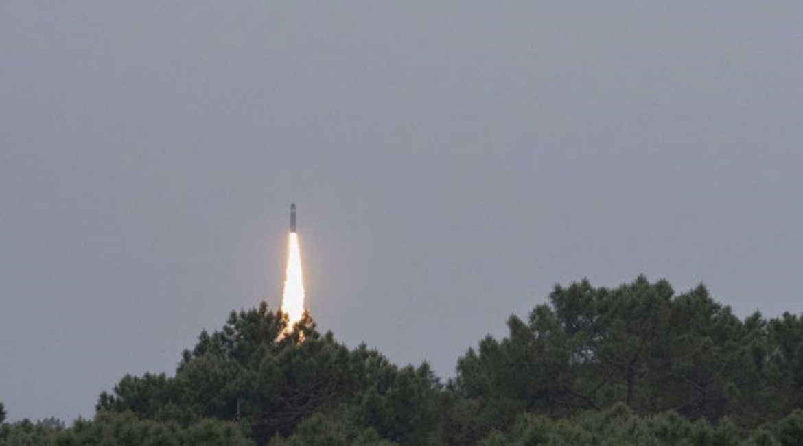 The DGA conducted a test firing of an unarmed M51 missile from the agency's missile test site in Landes, France, on 28 April.