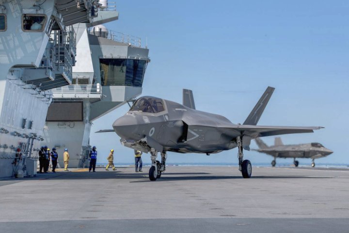 UK F-35Bs will strike Islamic State targets in Syria and Iraq as part of HMS
Queen Elizabeth’s
inaugural operational cruise that is set to begin in the coming weeks.
(Crown Copyright)