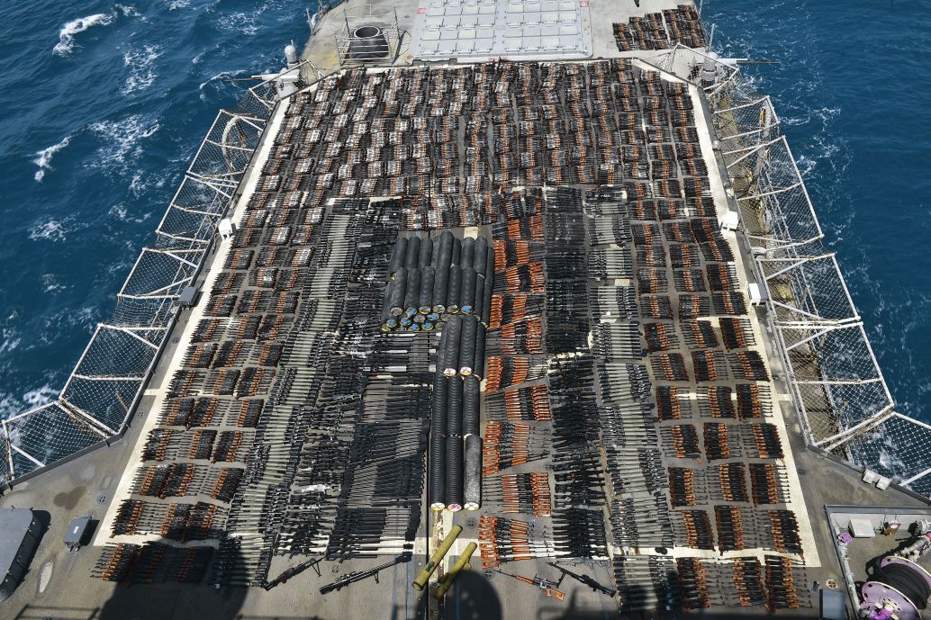 The seized weapons displayed on USS
Monterey
’s flight deck.
(US Naval Forces Central Command/US 5th Fleet)