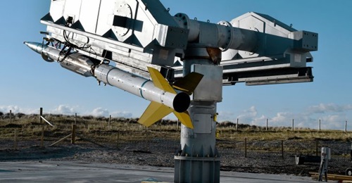 A modified AML 43K launcher has been installed at the MoD Hebrides Range for the upcoming 'ASD/FS21' exercise. The launcher will be used to launch the Northrop Grumman GQM-163A Coyote supersonic sea-skimming missile target.