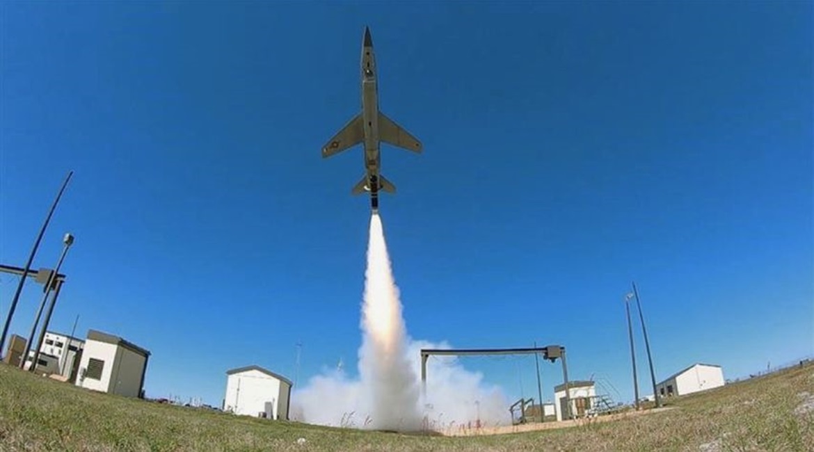 The first test flight of the ACS-configured UTAP-22 occurred on 29 April.